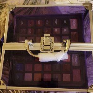 Make up box